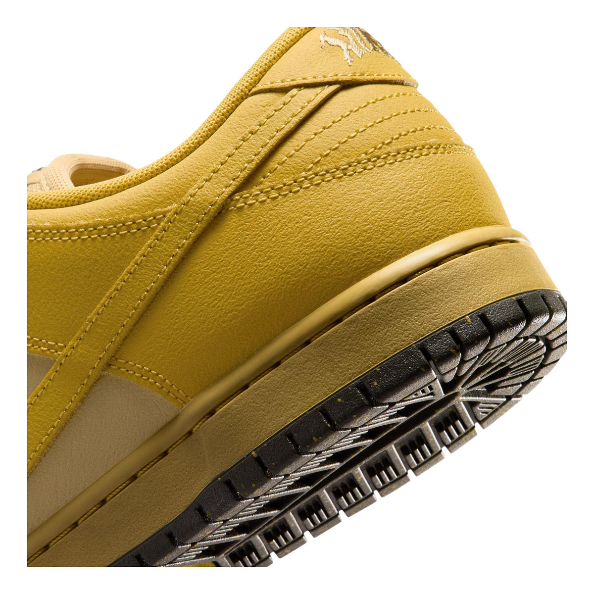 Nike SB Dunk Low Pro Saffron Quartz/Saffron Quartz-Pear - Venue Skateboards