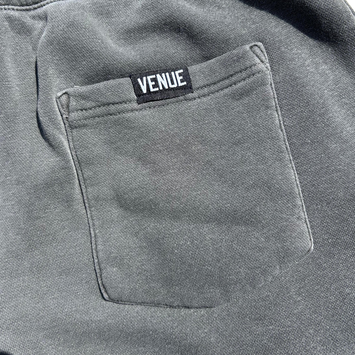 Venue Dog Logo Fleece Short Pigment Dyed Black